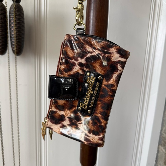 Betsey Johnson Leopard Print Wristlet - Picture 2 of 9